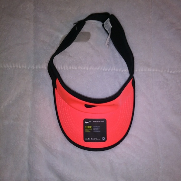 Nike Accessories - Womens Nike Adjustable Dry Fit Visor 1 Size